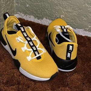 Brand new Nike shoes size 8.5